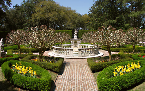 Elizabethen Gardens